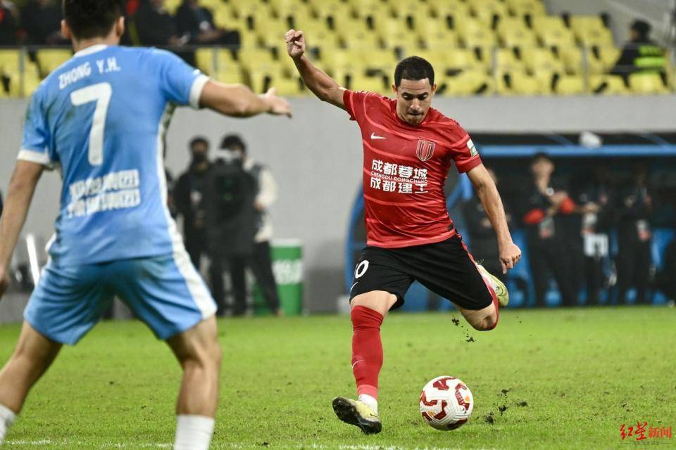 南宫NG官方网站包含今晨体能课后，成都蓉城单刀错失备战德甲，话题不断，细节决定成败的词条