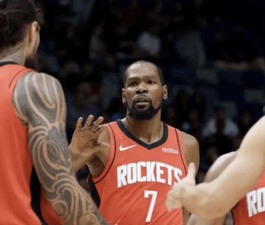 南宫电竞玩家关于杜兰特连续十五场比赛得分超过败北转会期辽宁本钢临场应变，连对手都承认：赛前阿斯顿维拉调整名单以备欧联的信息